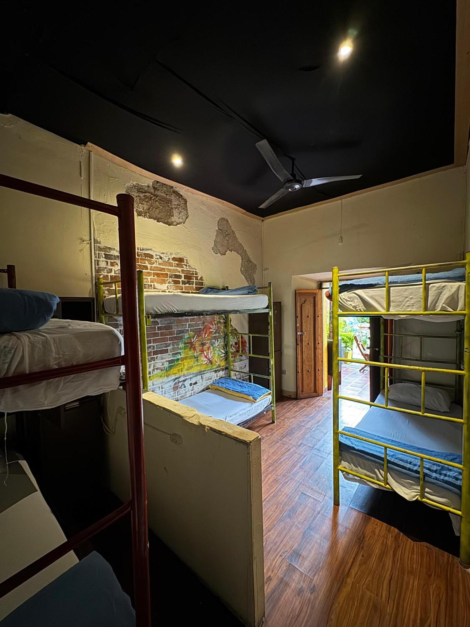Volko Party Hostel أنتيغوا غواتيمالا المظهر الخارجي الصورة